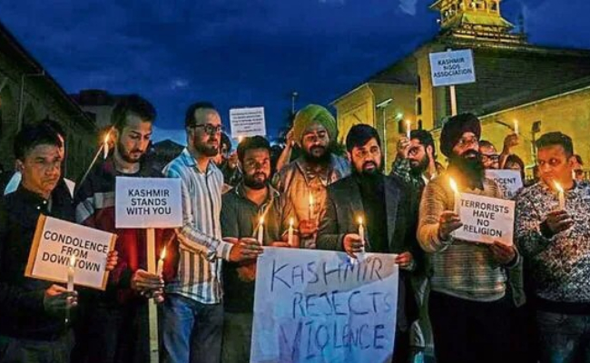 Tourists thank Kashmiri locals for ensuring their safety after attack